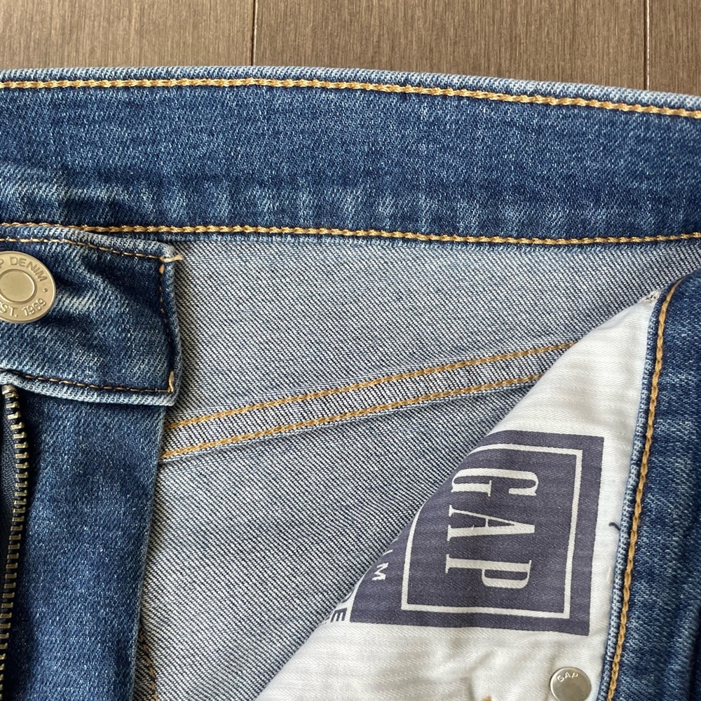 Gap vintage slim high rise jeans, medium blue, size 28 - Picture 3 of 7